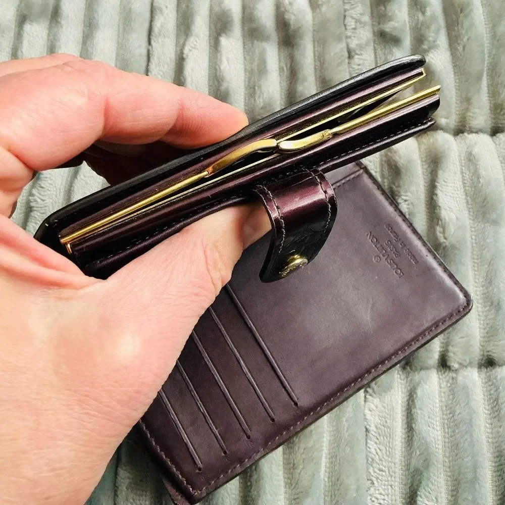 Authentic Louis Vuitton kiss lock Wallet
